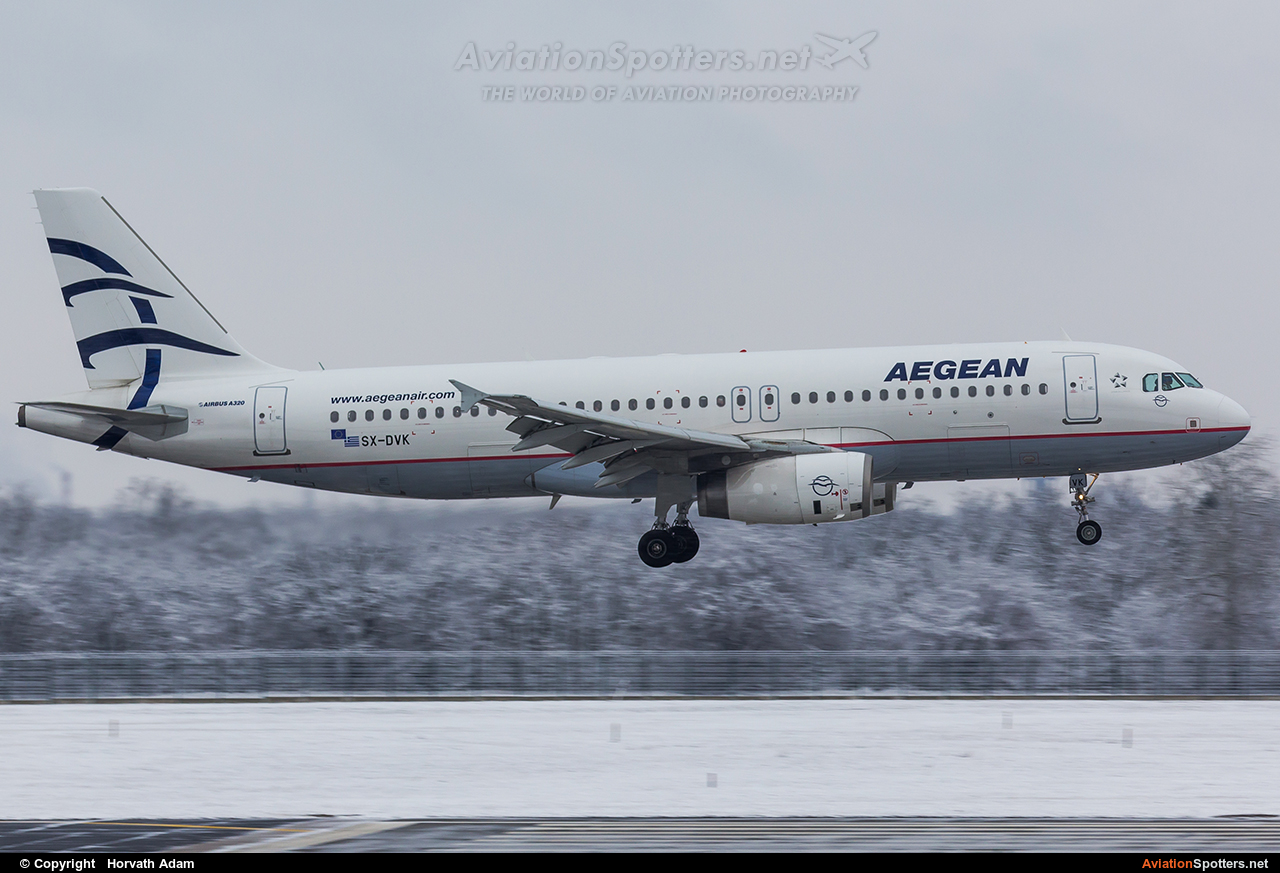 Aegean Airlines  -  A320-232  (SX-DVK) By Horvath Adam (odin7602)