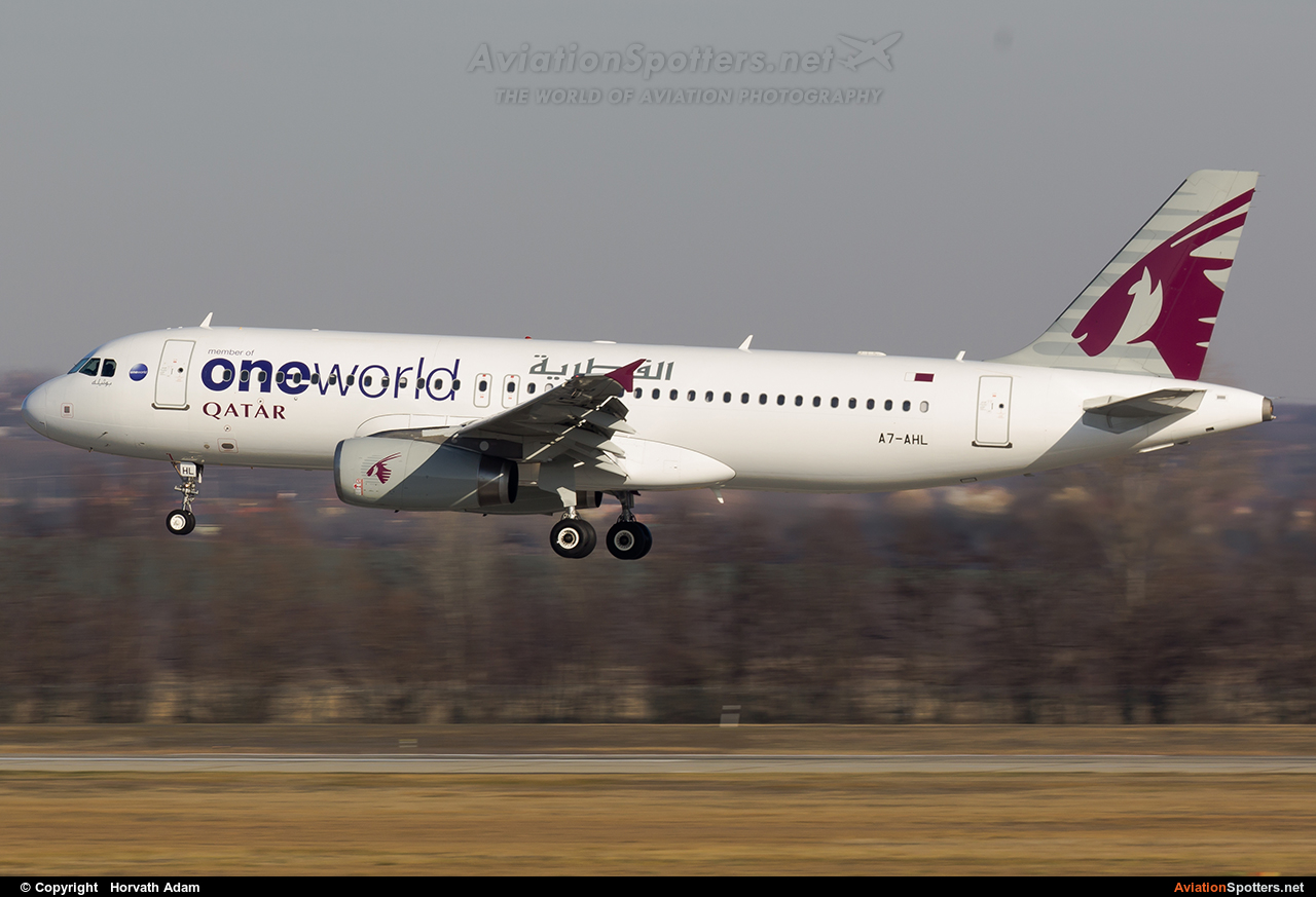 Qatar Airways  -  A320-232  (A7-AHL) By Horvath Adam (odin7602)