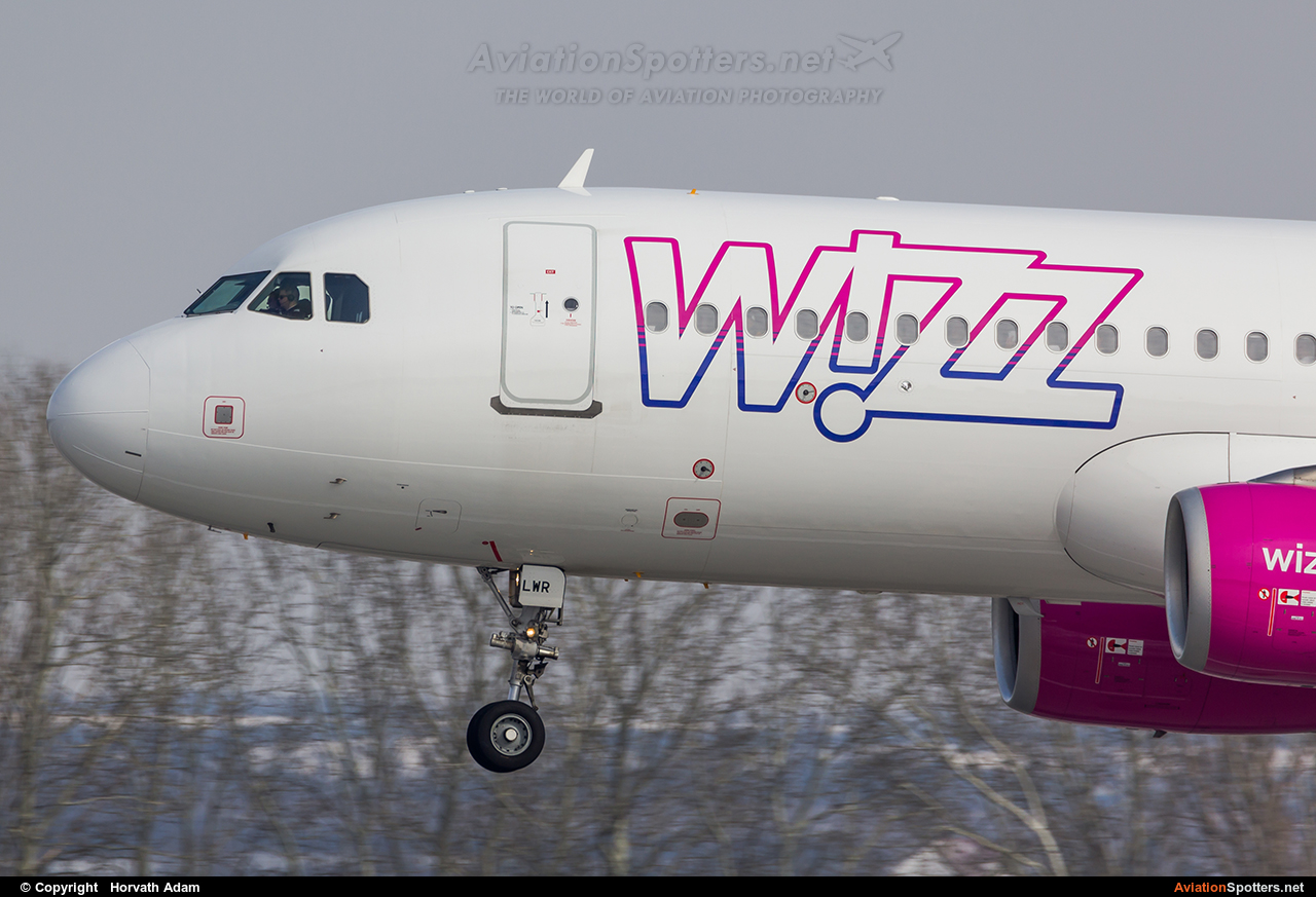 Wizz Air  -  A320-232  (HA-LWR) By Horvath Adam (odin7602)