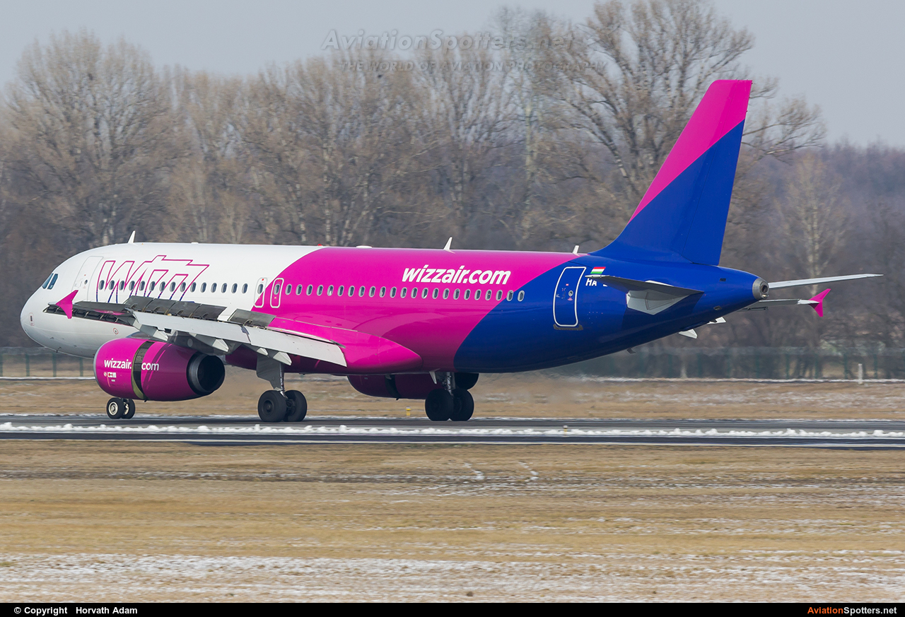 Wizz Air  -  A320  (HA-LWD) By Horvath Adam (odin7602)