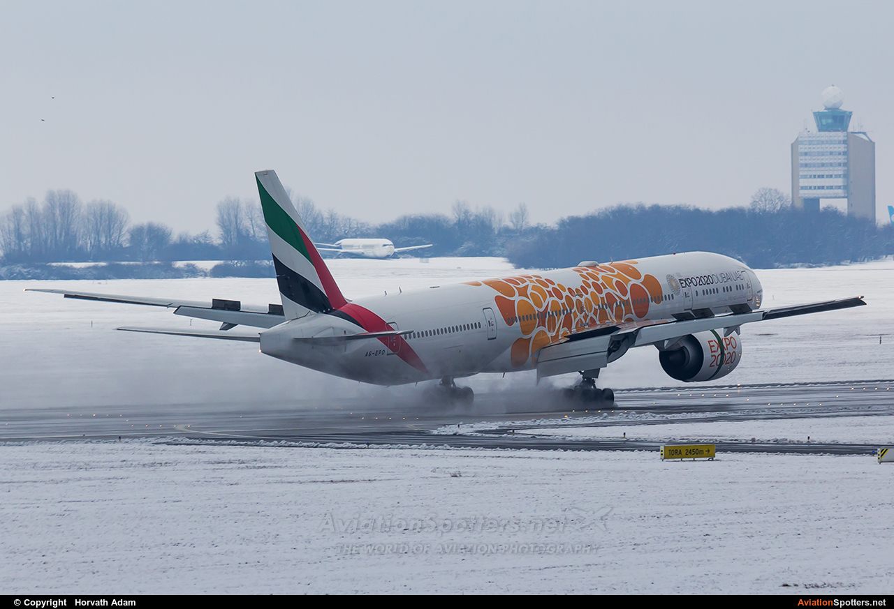 Emirates Airlines  -  777-300ER  (A6-EPO) By Horvath Adam (odin7602)