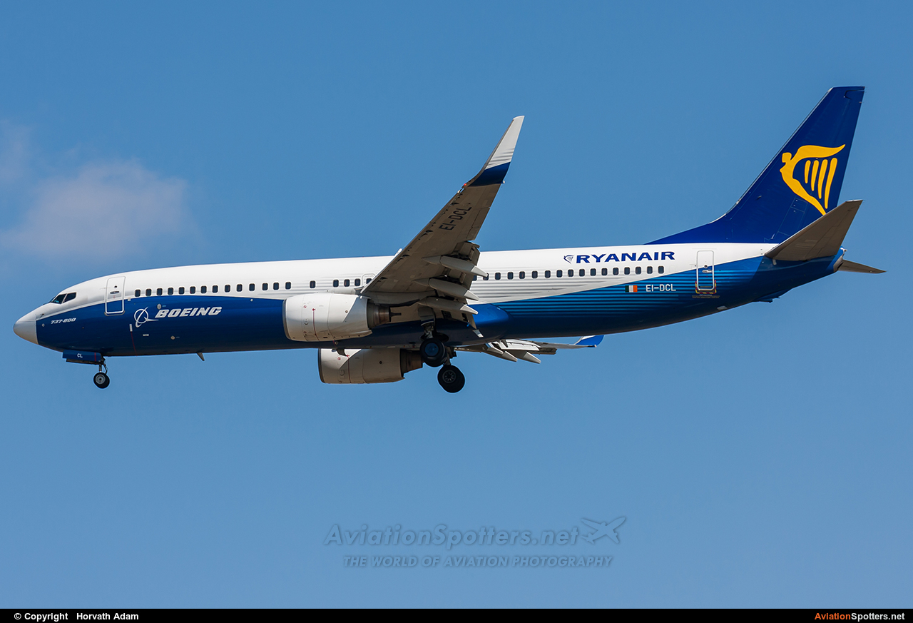 Ryanair  -  737-8AS  (EI-DCL) By Horvath Adam (odin7602)