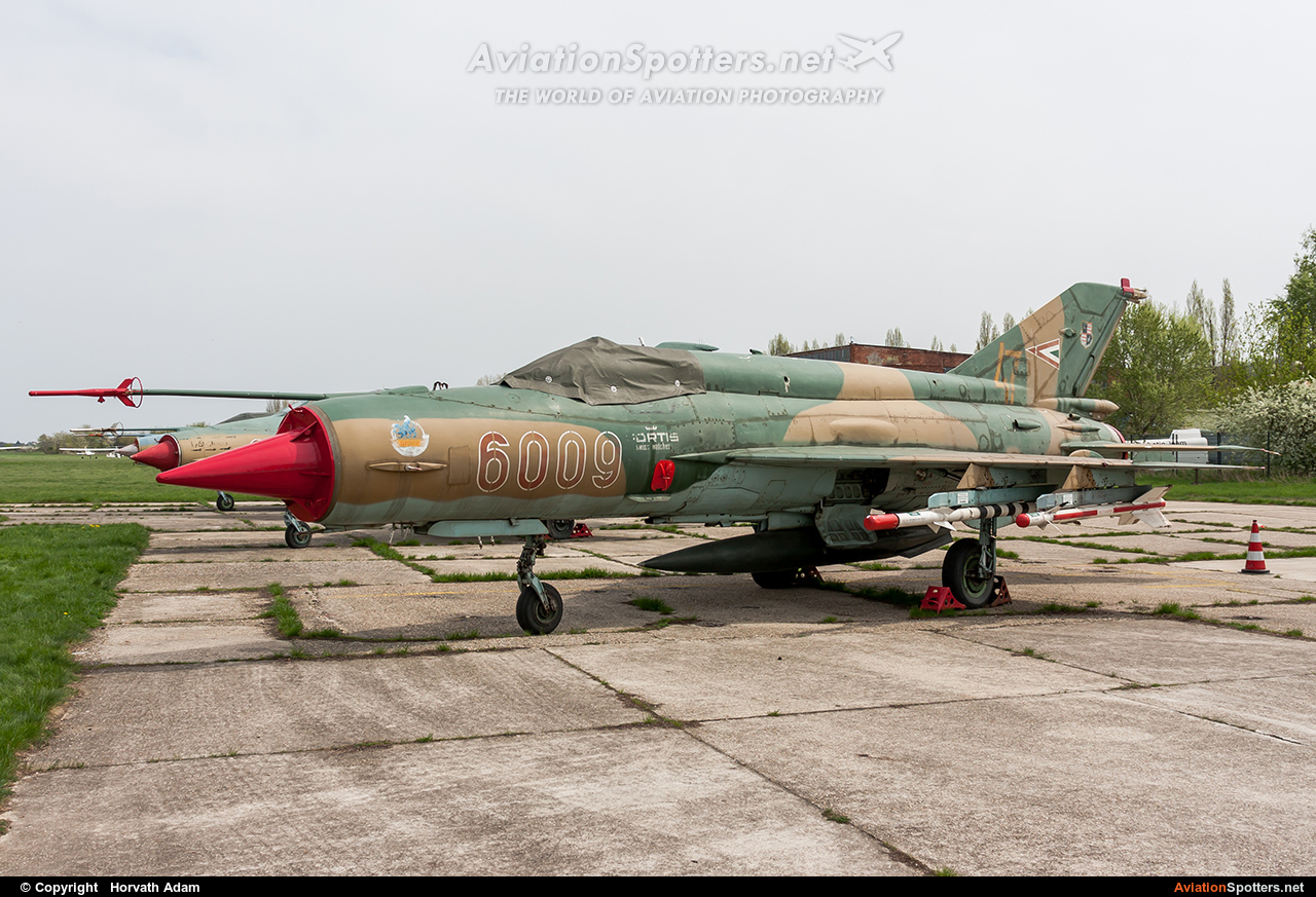 Hungary - Air Force  -  MiG-21bis  (6009) By Horvath Adam (odin7602)