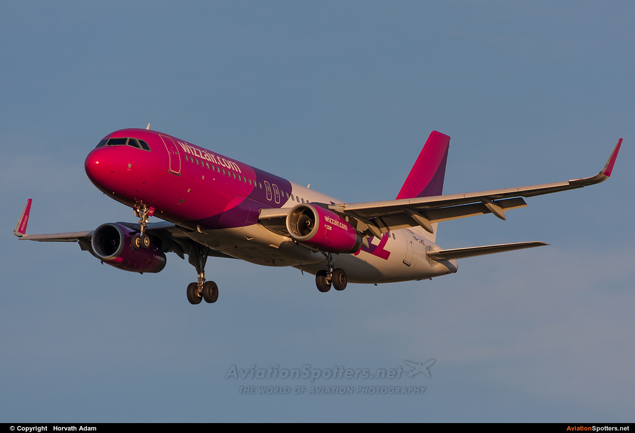 Wizz Air  -  A320-232  (HA-LWZ) By Horvath Adam (odin7602)