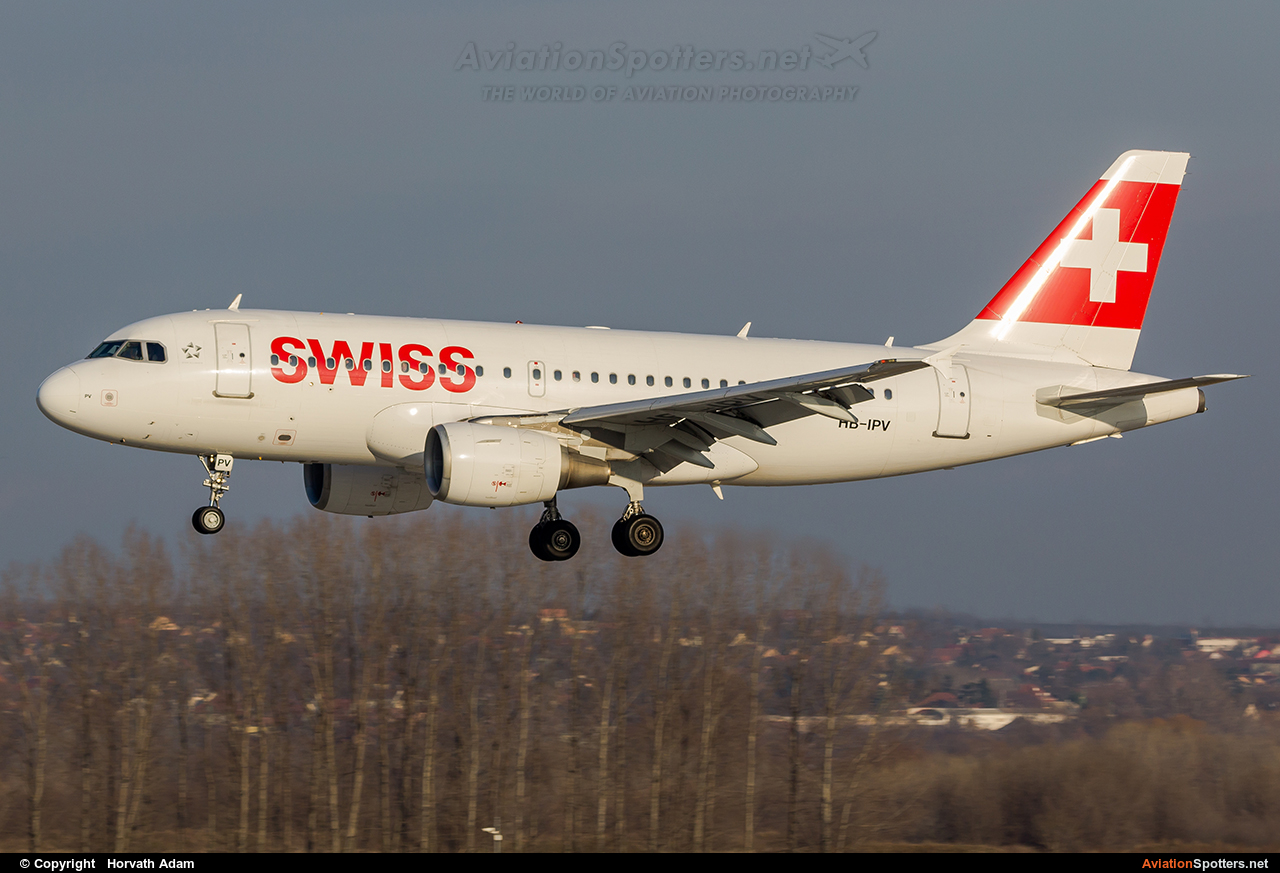 Swiss International  -  A319  (HB-IPV) By Horvath Adam (odin7602)