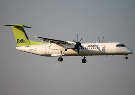 de Havilland Canada - DHC-8-400Q Dash 8 (YL-BAX) - ptolnai