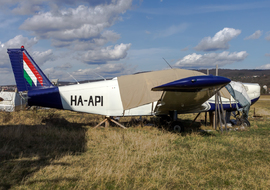 Piper - PA-32 Cherokee Six (HA-API) - ptolnai