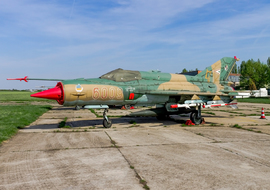 Mikoyan-Gurevich - MiG-21bis (6009) - ptolnai