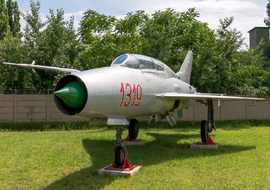 Mikoyan-Gurevich - MiG-21U (1319) - ptolnai