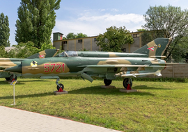 Mikoyan-Gurevich - MiG-21bis (5721) - ptolnai