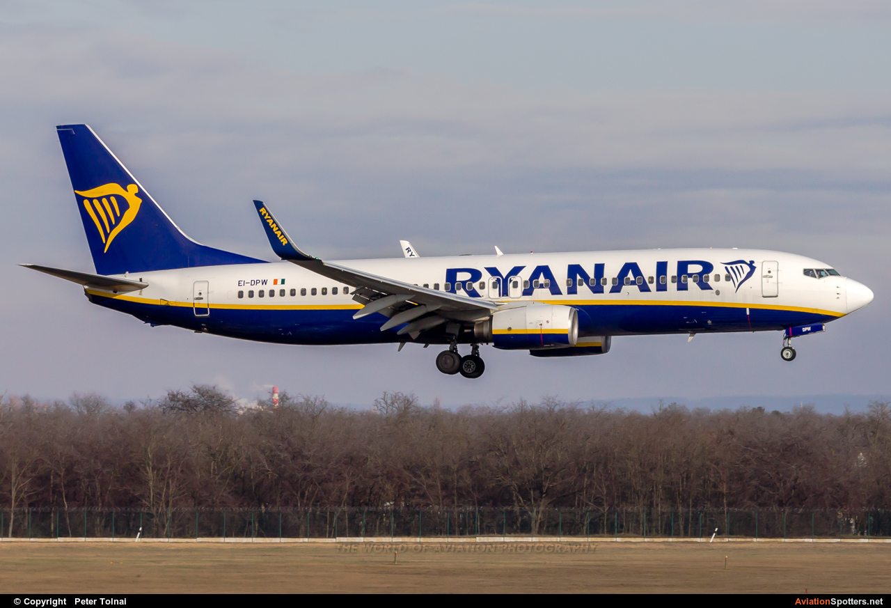 Ryanair  -  737-800  (EI-DPW) By Peter Tolnai (ptolnai)