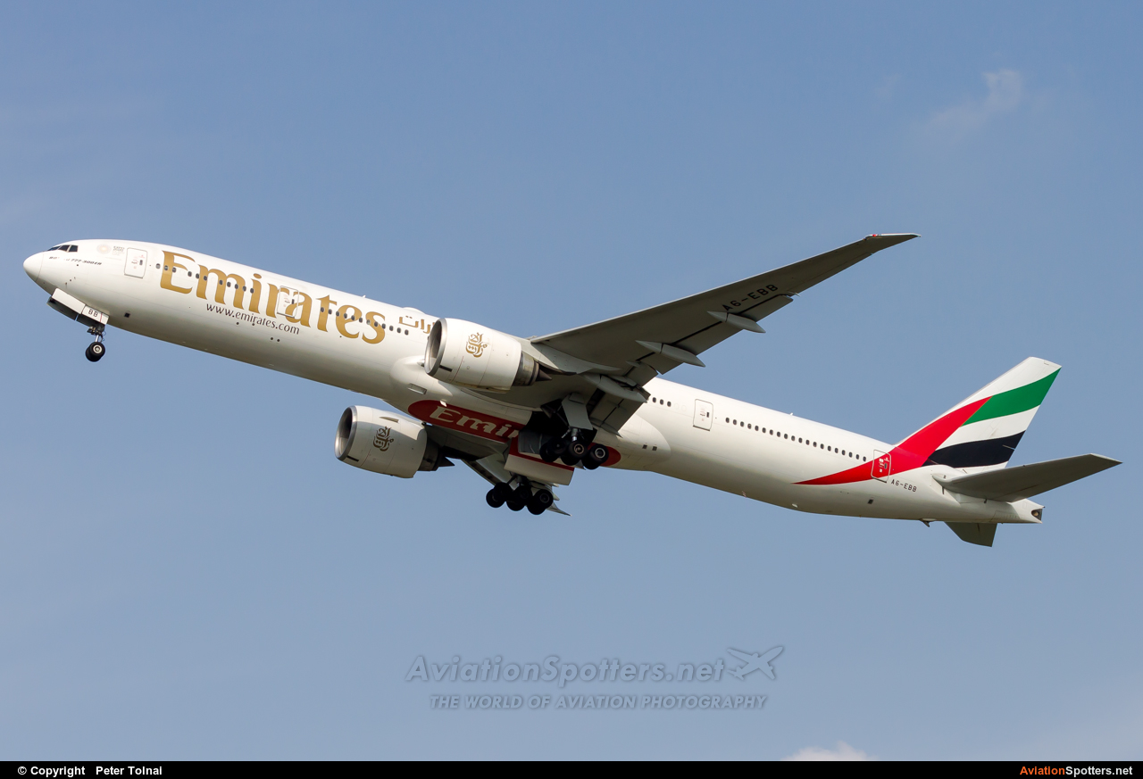 Emirates Airlines  -  777-300  (A6-EBB) By Peter Tolnai (ptolnai)