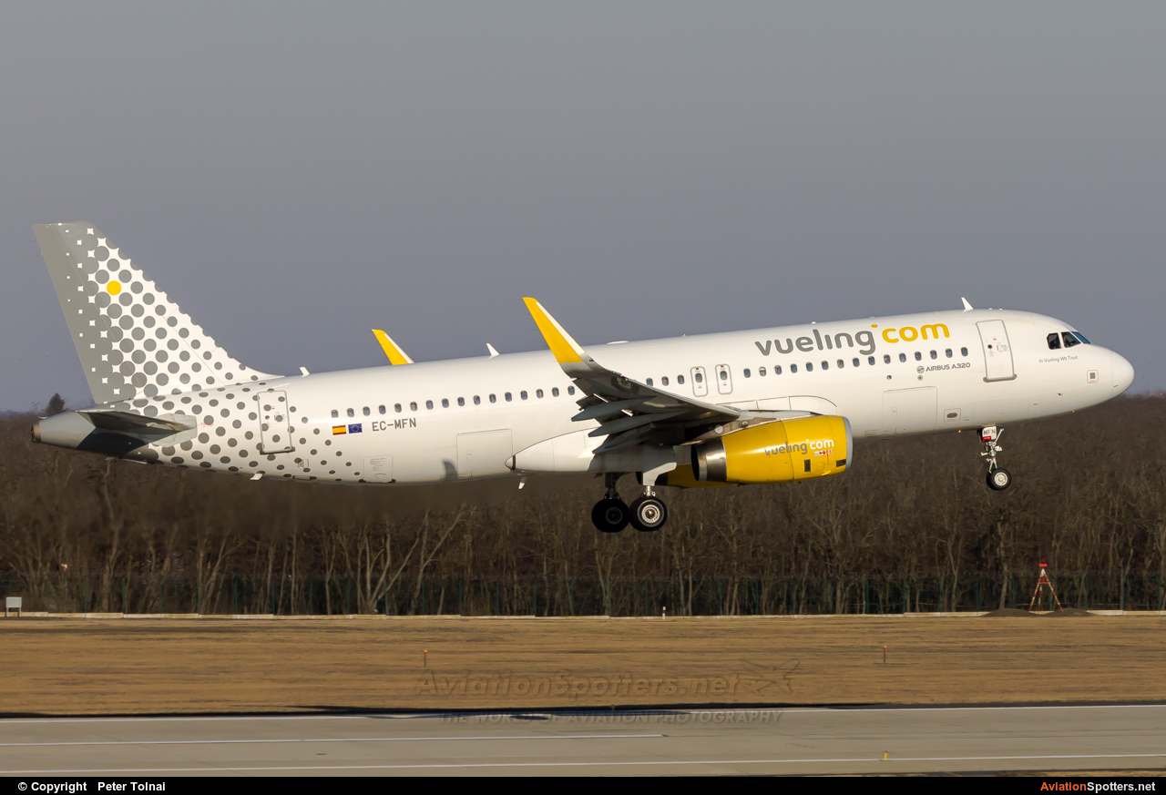 Vueling Airlines  -  A320-232  (EC-MFN) By Peter Tolnai (ptolnai)