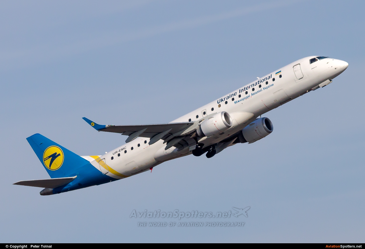 Ukraine International Airlines  -  190  (UR-EMC) By Peter Tolnai (ptolnai)