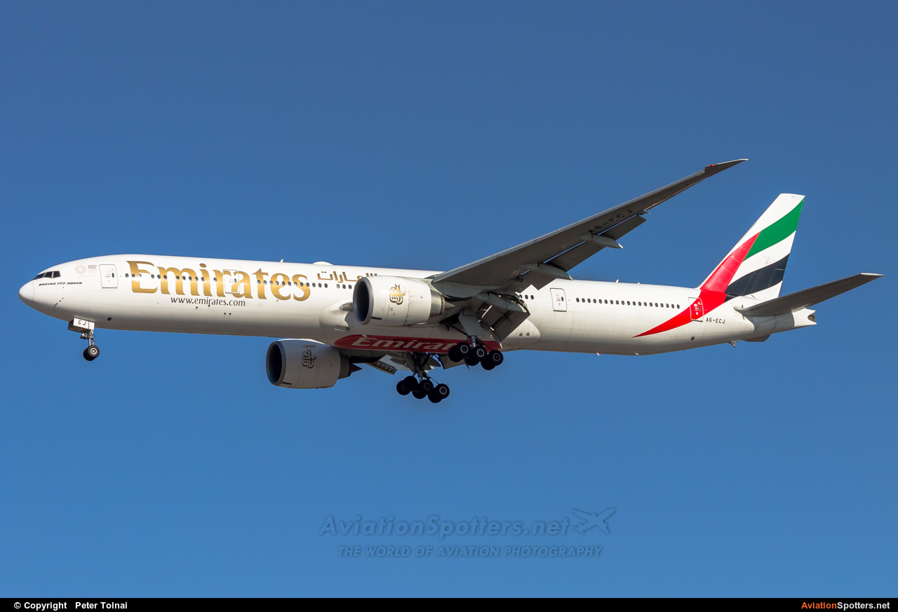 Emirates Airlines  -  777-300ER  (A6-ECJ) By Peter Tolnai (ptolnai)