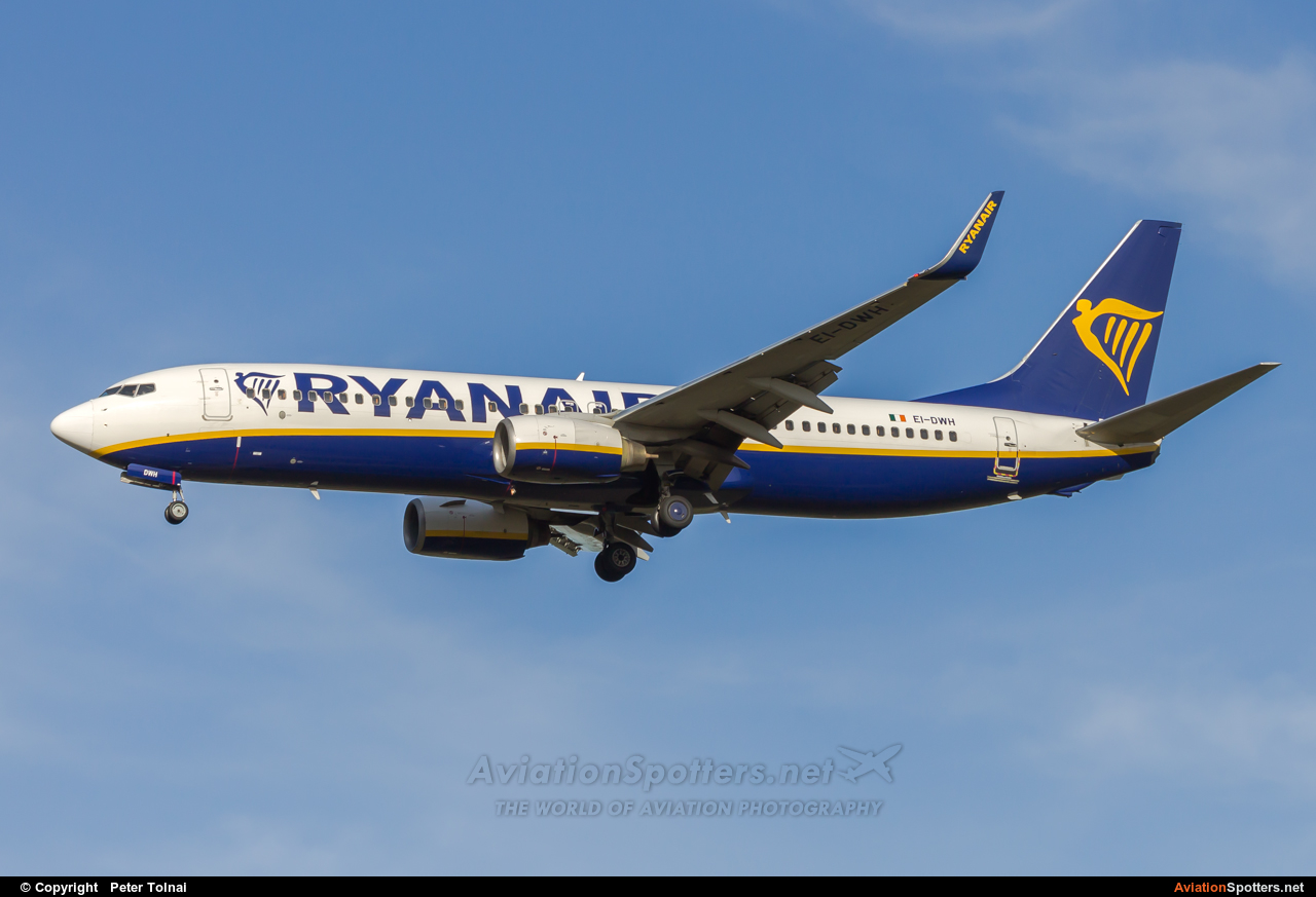 Ryanair  -  737-8AS  (EI-DWH) By Peter Tolnai (ptolnai)