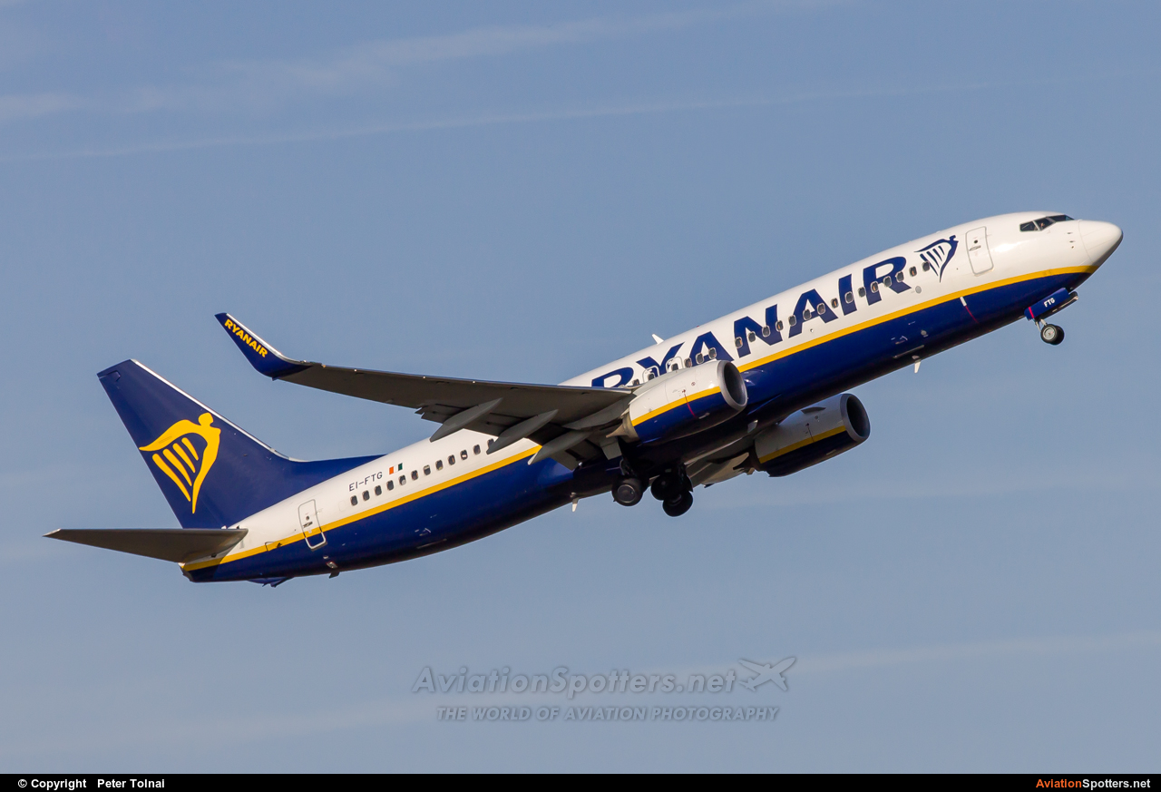 Ryanair  -  737-8AS  (EI-FTG) By Peter Tolnai (ptolnai)