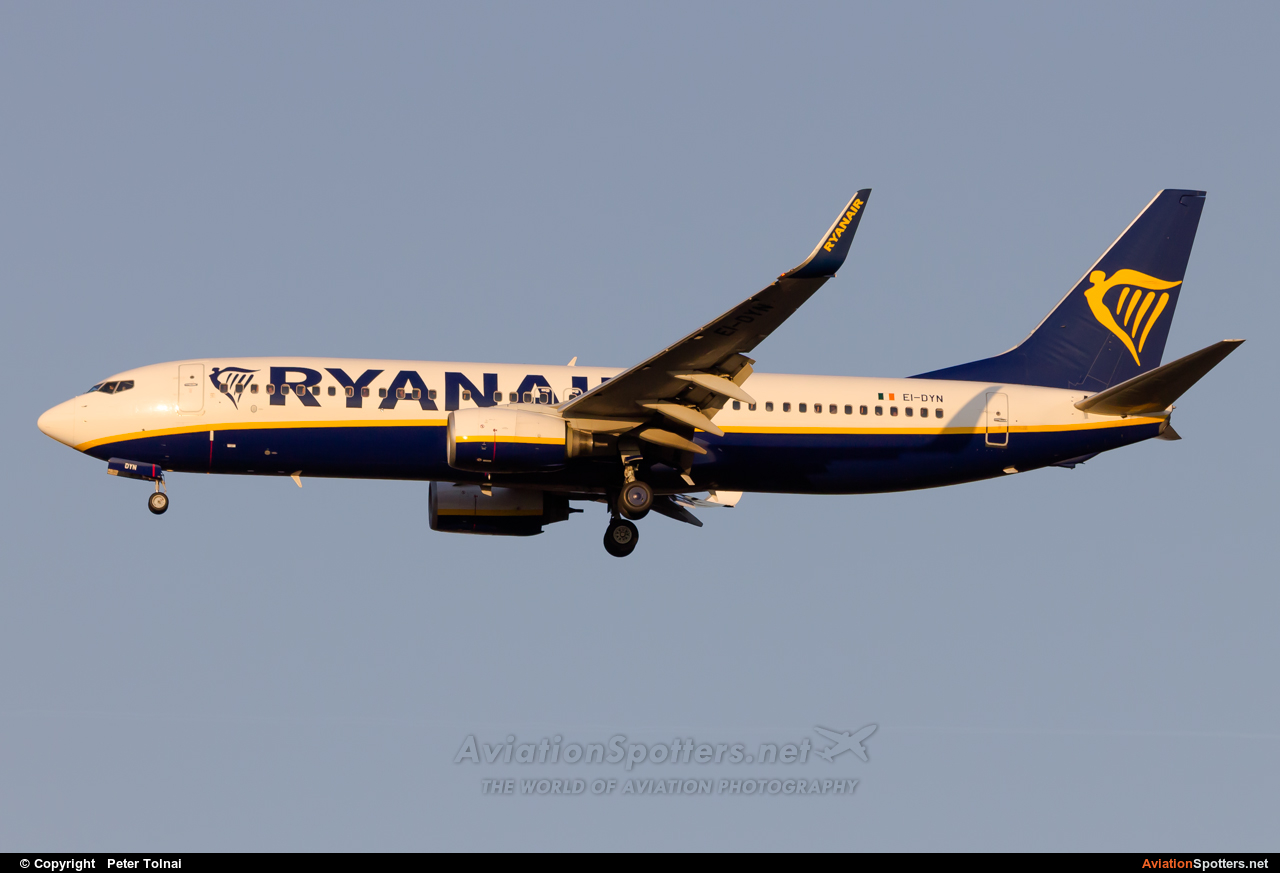 Ryanair  -  737-8AS  (EI-DYN) By Peter Tolnai (ptolnai)