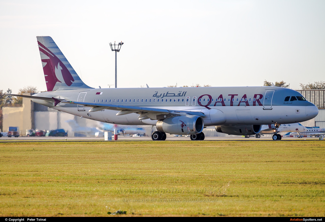 Qatar Airways  -  A320  (A7-ADJ) By Peter Tolnai (ptolnai)