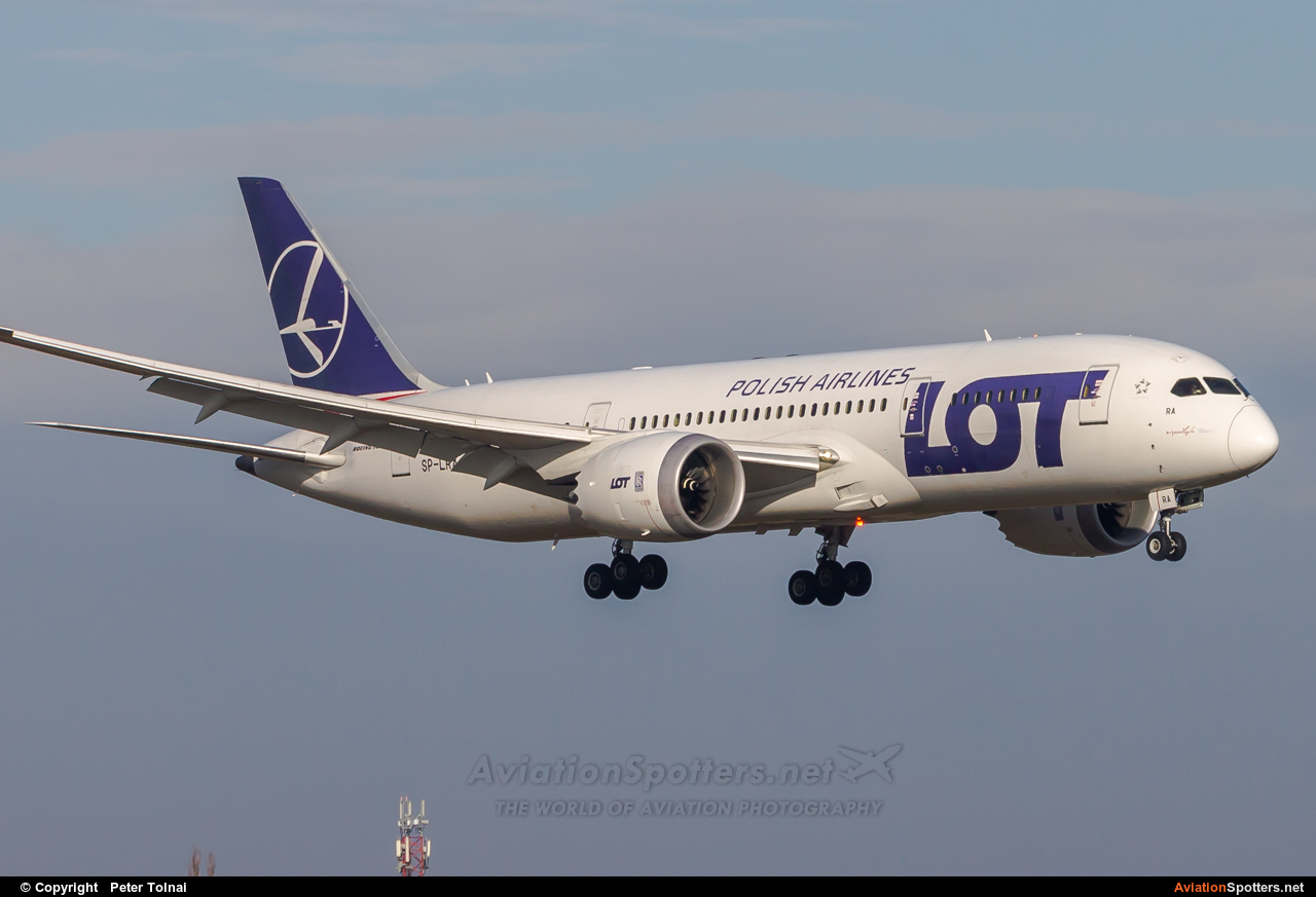 LOT - Polish Airlines  -  787-8 Dreamliner  (SP-LRA) By Peter Tolnai (ptolnai)