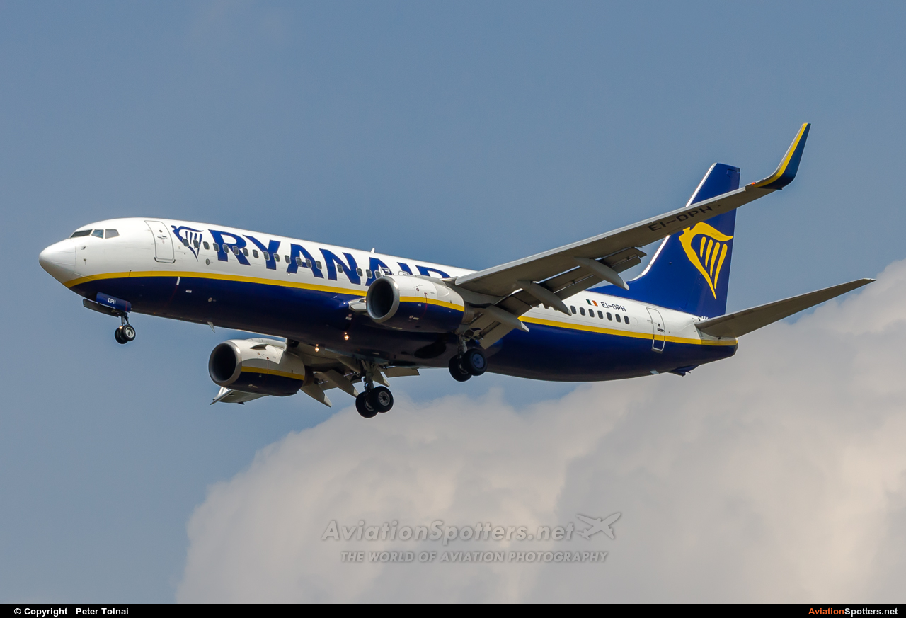 Ryanair  -  737-8AS  (EI-DPH) By Peter Tolnai (ptolnai)