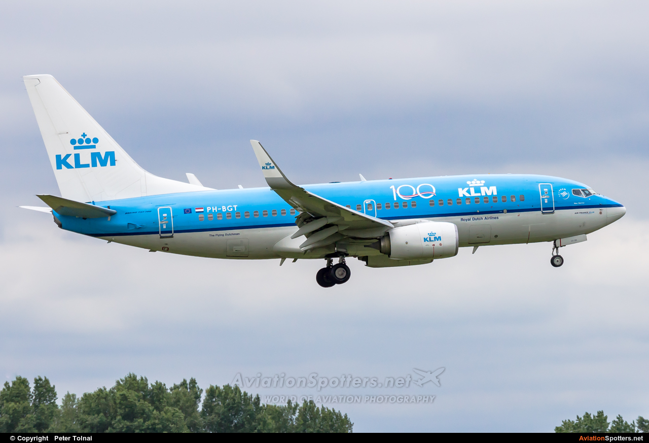 KLM  -  737-700  (PH-BGT) By Peter Tolnai (ptolnai)