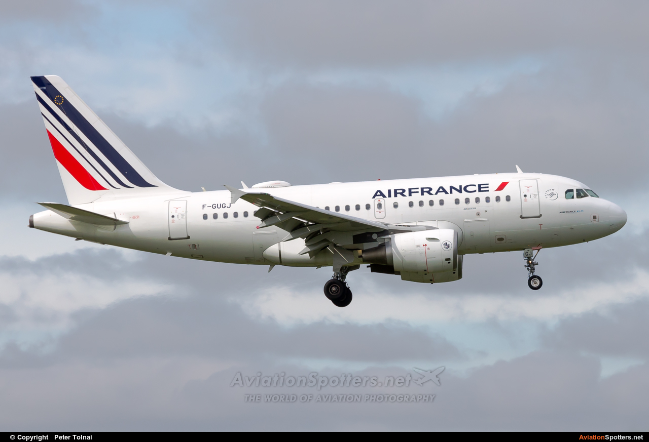 Air France  -  A318  (F-GUGJ) By Peter Tolnai (ptolnai)