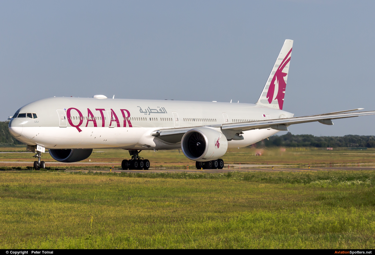 Qatar Airways  -  777-300ER  (A7-BEA) By Peter Tolnai (ptolnai)