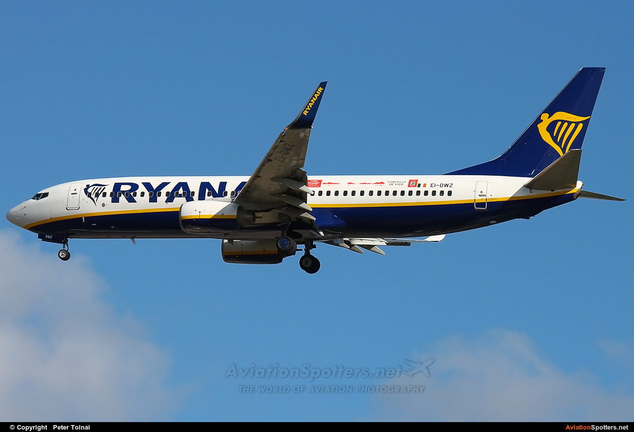 Ryanair  -  737-8AS  (EI-DWZ) By Peter Tolnai (ptolnai)