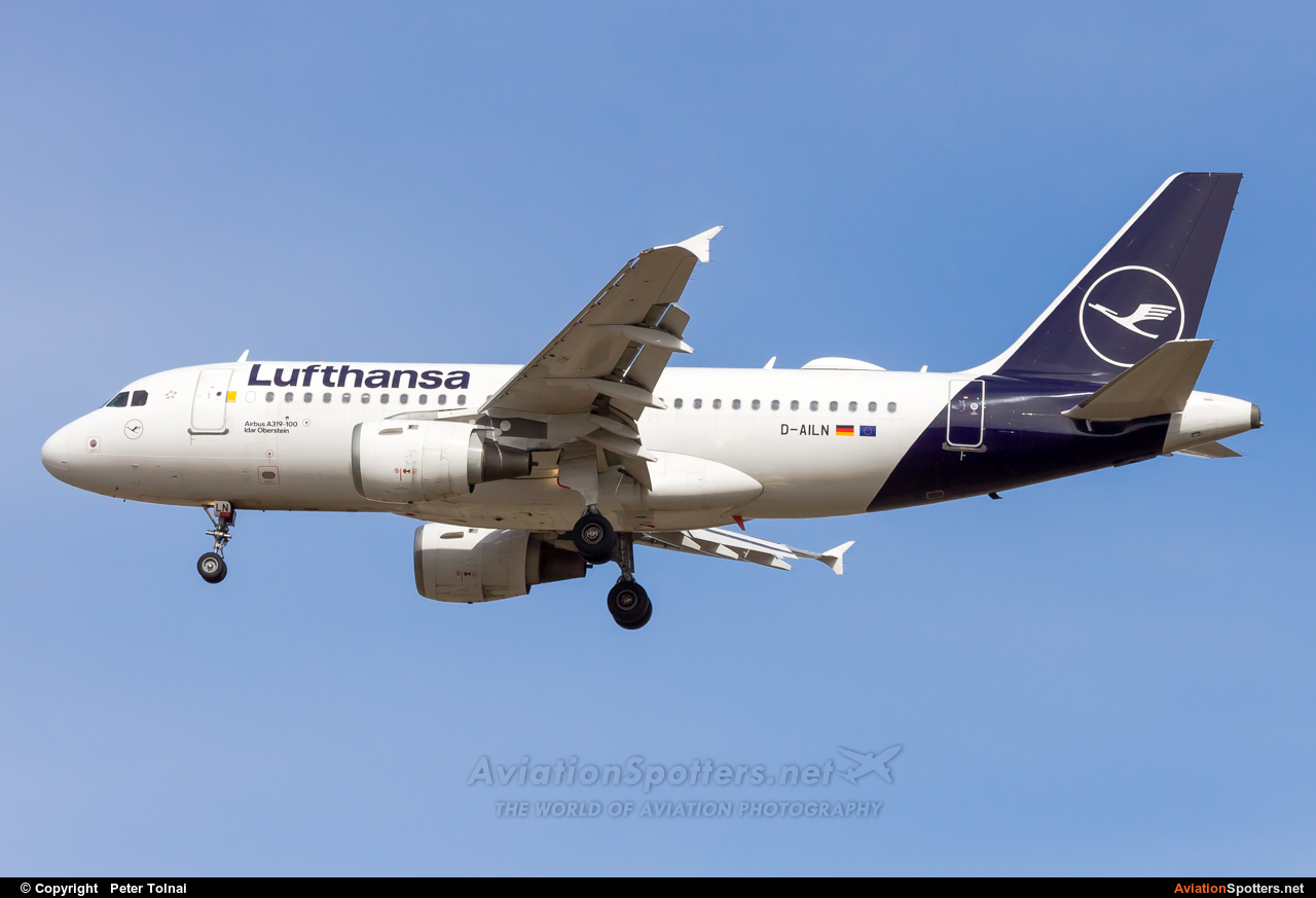 Lufthansa  -  A319  (D-AILN) By Peter Tolnai (ptolnai)