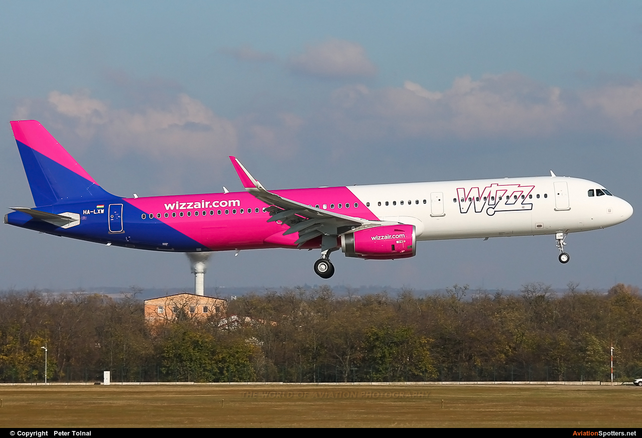 Wizz Air  -  A321-231  (HA-LXW) By Peter Tolnai (ptolnai)