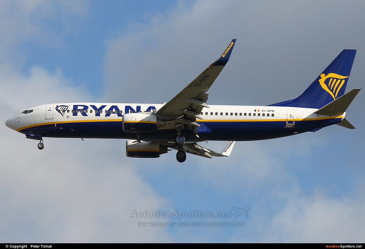 Ryanair  -  737-8AS  (EI-DPN) By Peter Tolnai (ptolnai)