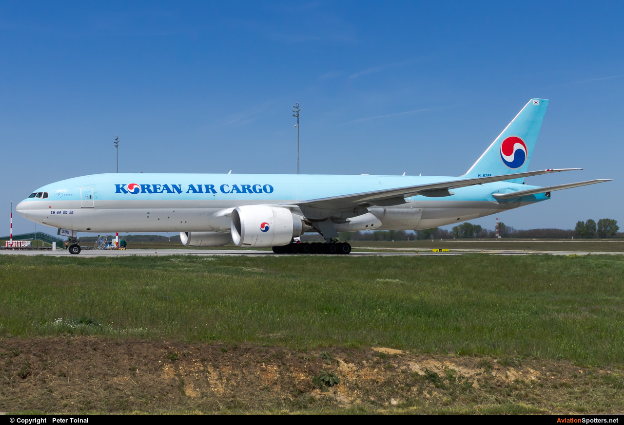 Korean Airlines  -  777-FB5  (HL8285) By Peter Tolnai (ptolnai)
