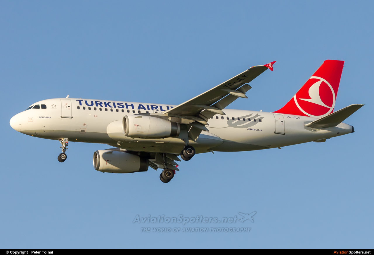 Turkish Airlines  -  A319-132  (TC-JLY) By Peter Tolnai (ptolnai)