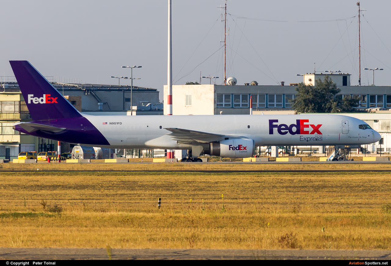 FedEx Federal Express  -  757-200F  (N901FD) By Peter Tolnai (ptolnai)