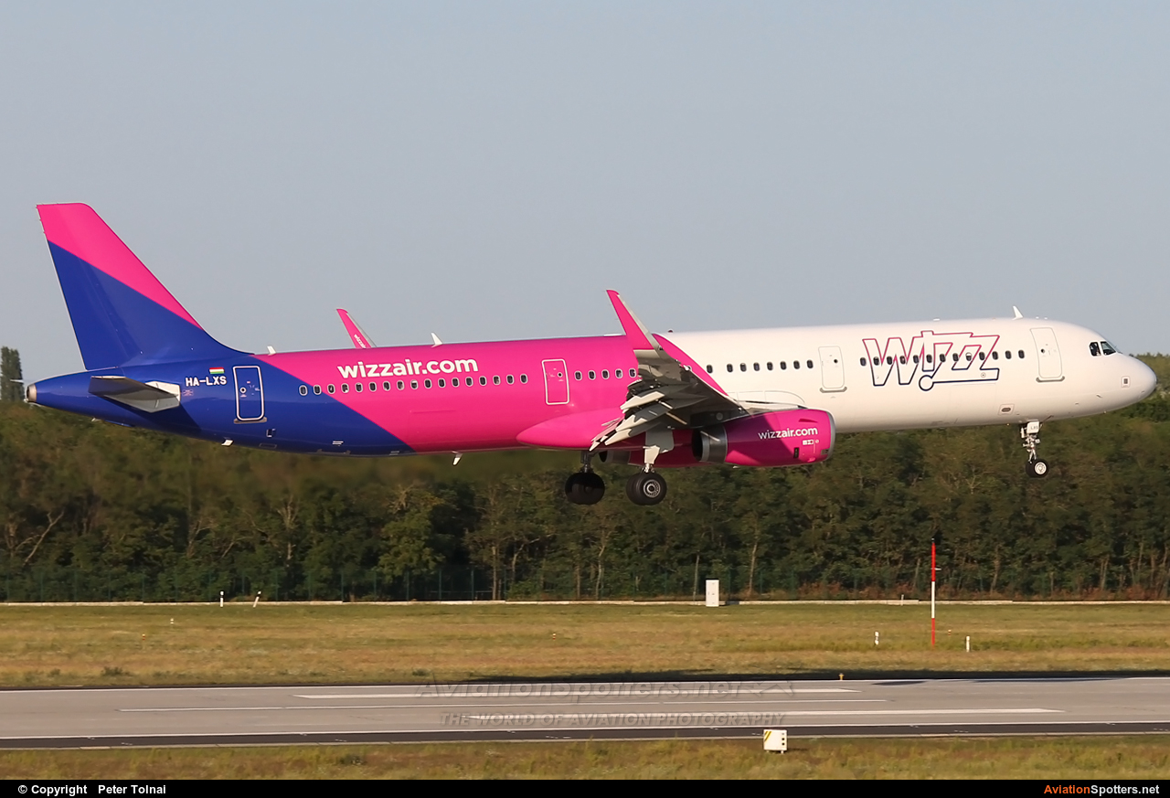 Wizz Air  -  A321-231  (HA-LXS) By Peter Tolnai (ptolnai)