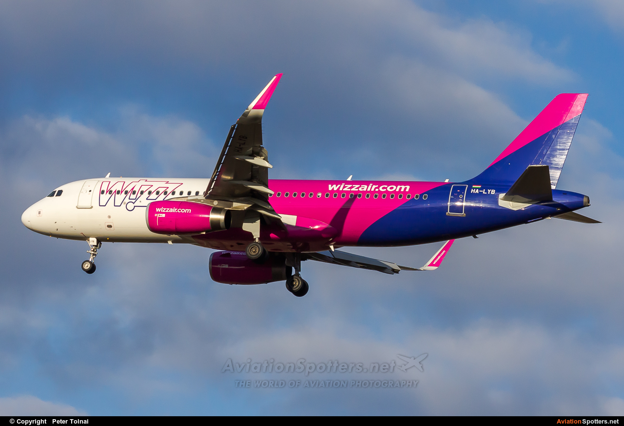 Wizz Air  -  A320-232  (HA-LYB) By Peter Tolnai (ptolnai)