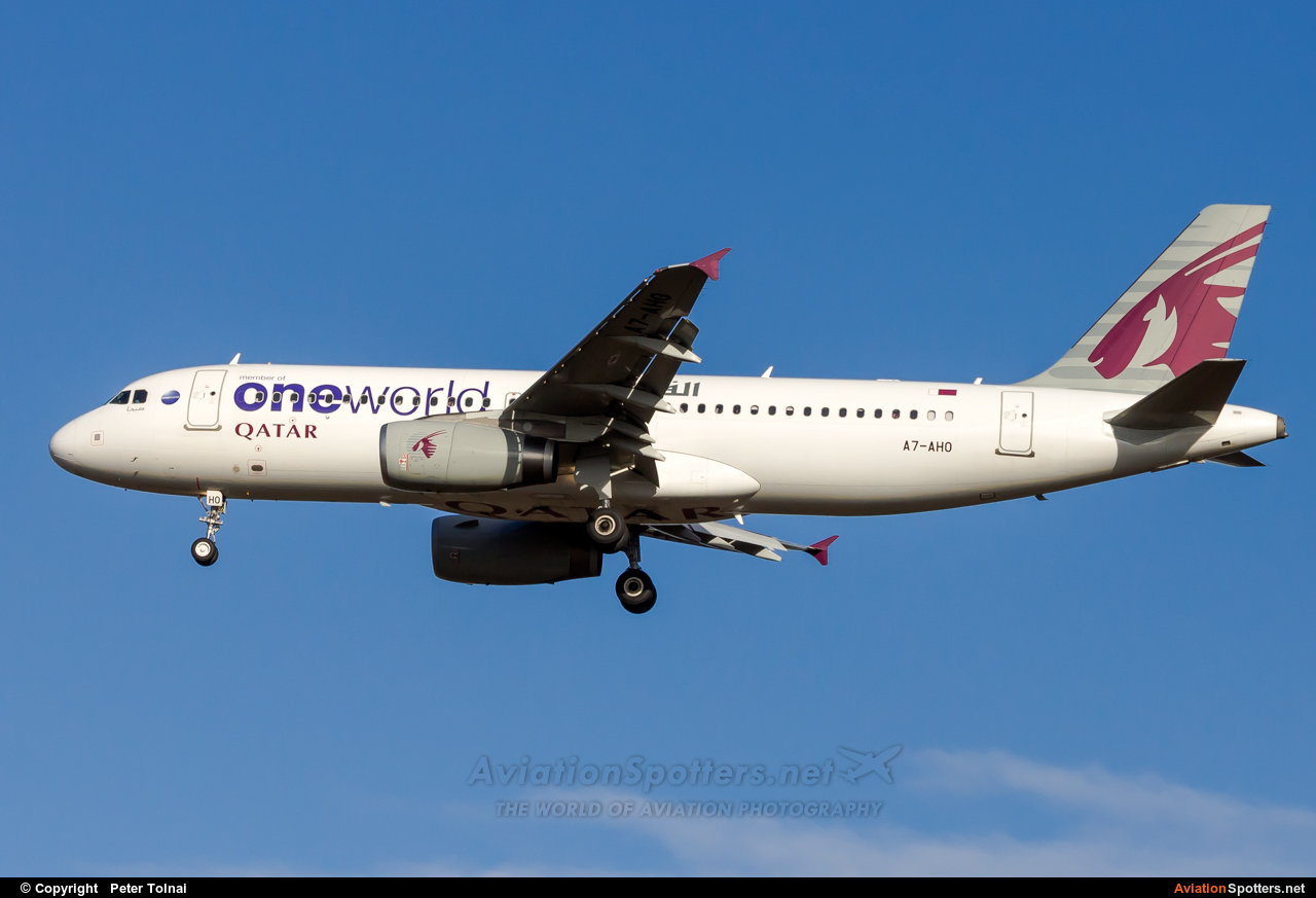 Qatar Airways  -  A320-232  (A7-AHO) By Peter Tolnai (ptolnai)
