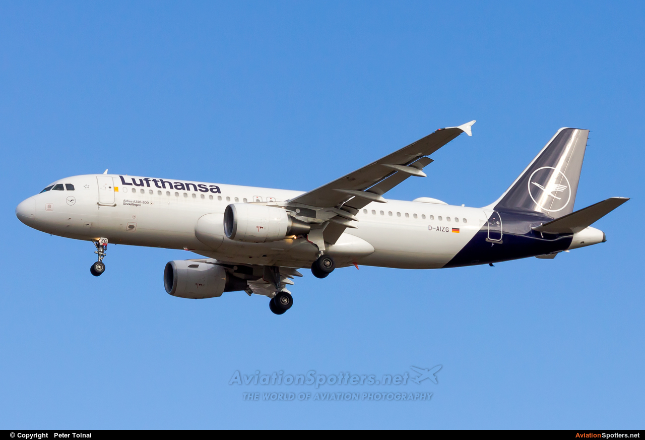 Lufthansa  -  A320-214  (D-AIZG) By Peter Tolnai (ptolnai)