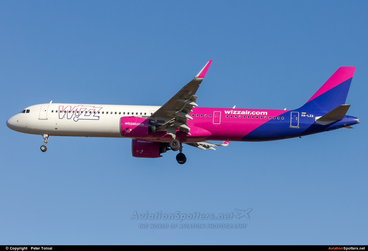 Wizz Air  -  A321  (HA-LZA) By Peter Tolnai (ptolnai)