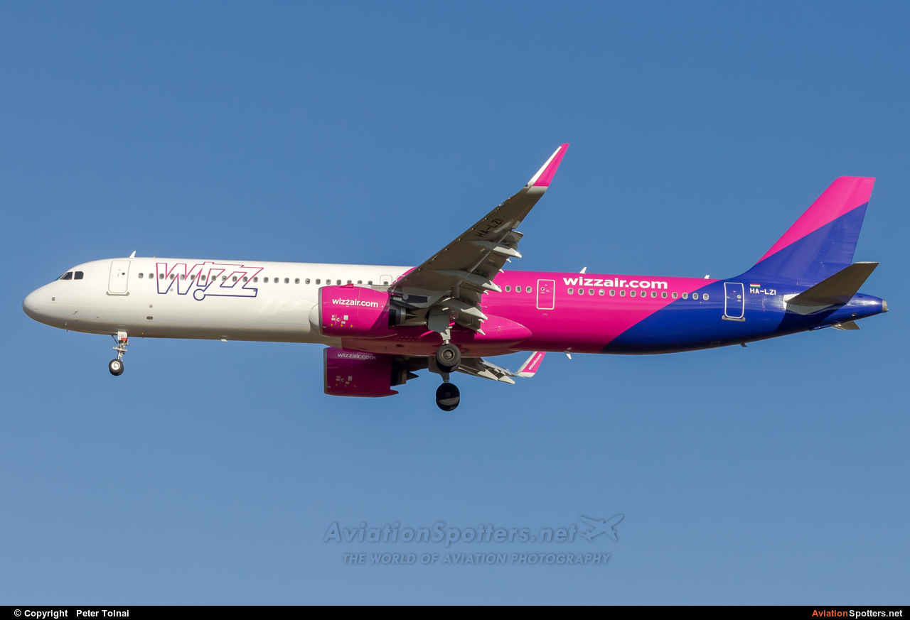Wizz Air  -  A321  (HA-LZI) By Peter Tolnai (ptolnai)