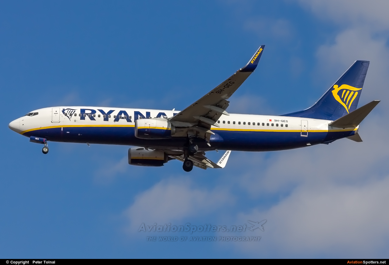 Ryanair  -  737-8AS  (9H-QEG) By Peter Tolnai (ptolnai)
