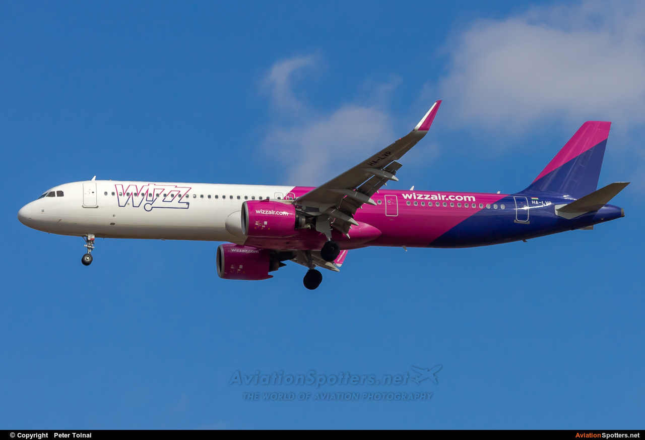 Wizz Air  -  A321  (HA-LVP) By Peter Tolnai (ptolnai)