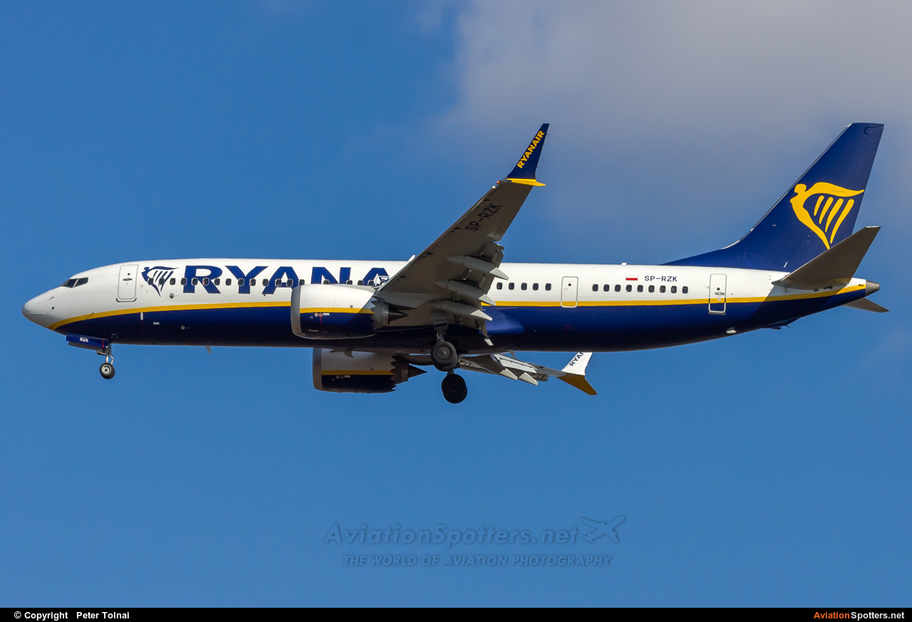 Ryanair  -  737-800  (SP-RZK) By Peter Tolnai (ptolnai)