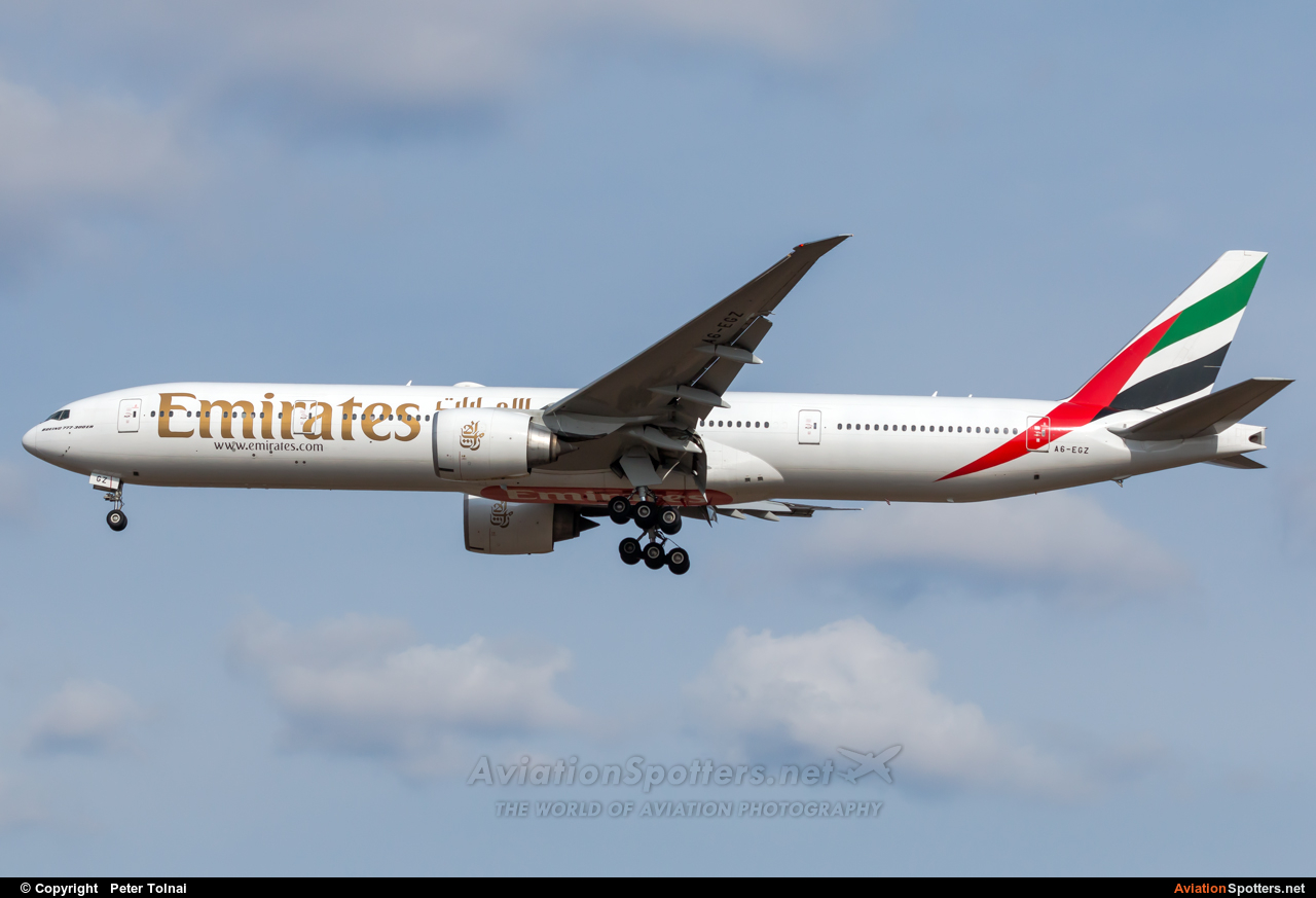 Emirates Airlines  -  777-300ER  (A6-EGZ) By Peter Tolnai (ptolnai)