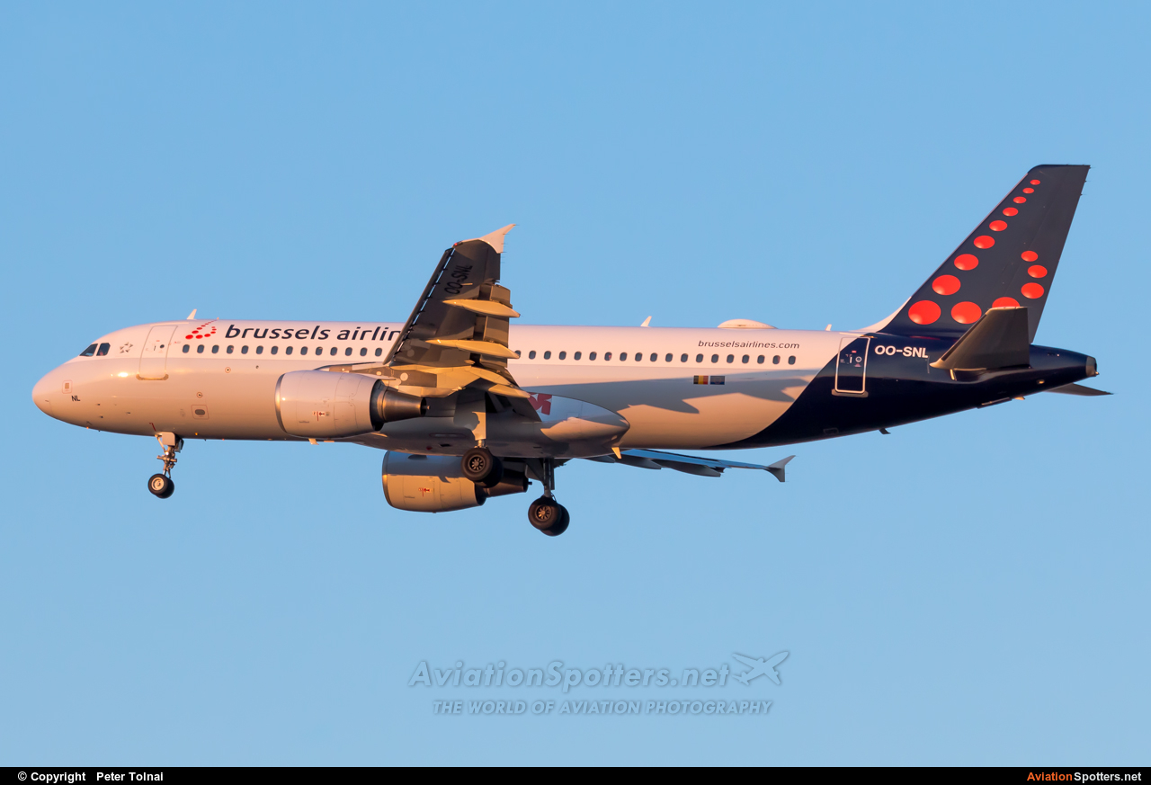 Brussels Airlines  -  A320-214  (OO-SNL) By Peter Tolnai (ptolnai)