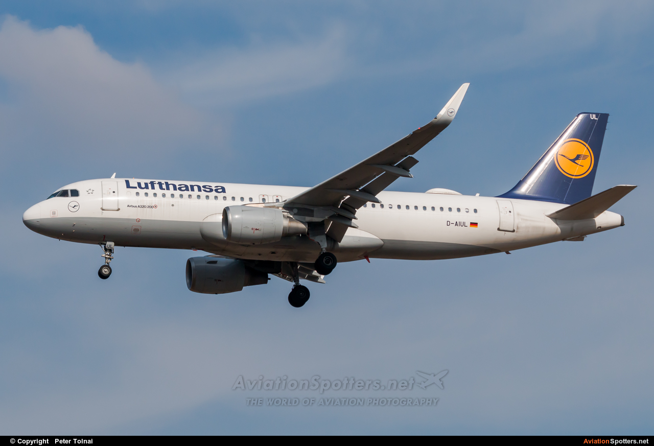 Lufthansa  -  A320-214  (D-AIUL) By Peter Tolnai (ptolnai)