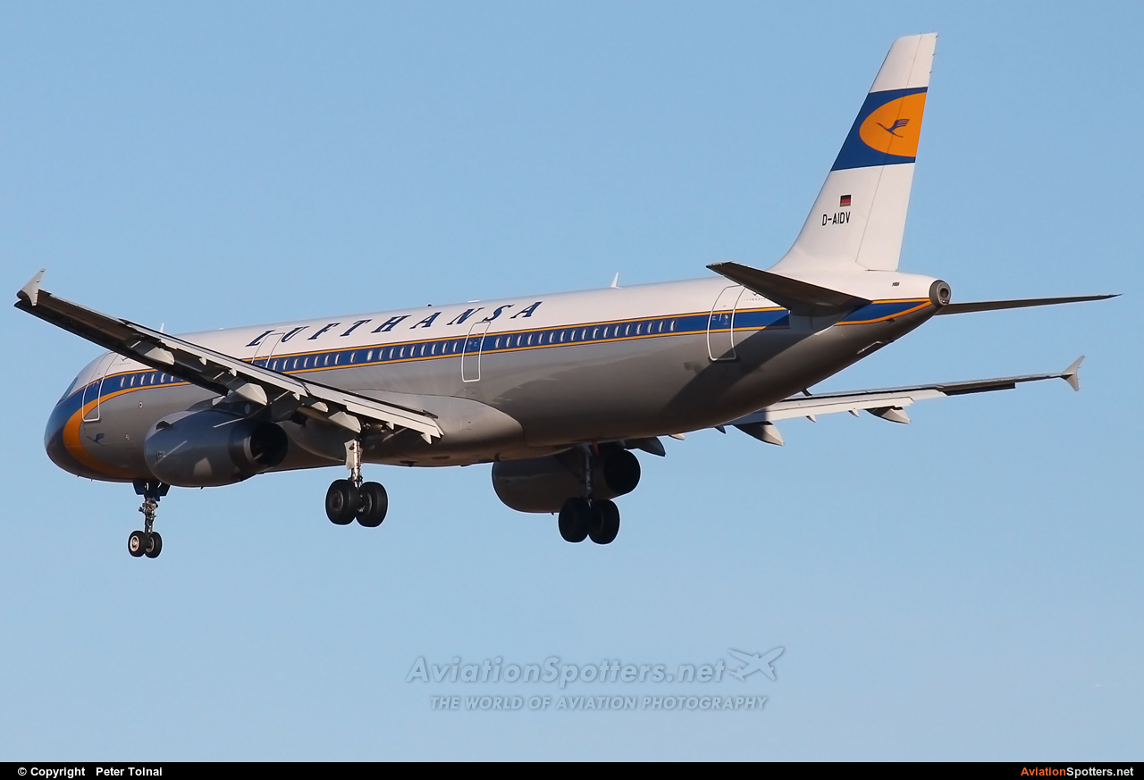 Lufthansa  -  A321  (D-AIDV) By Peter Tolnai (ptolnai)