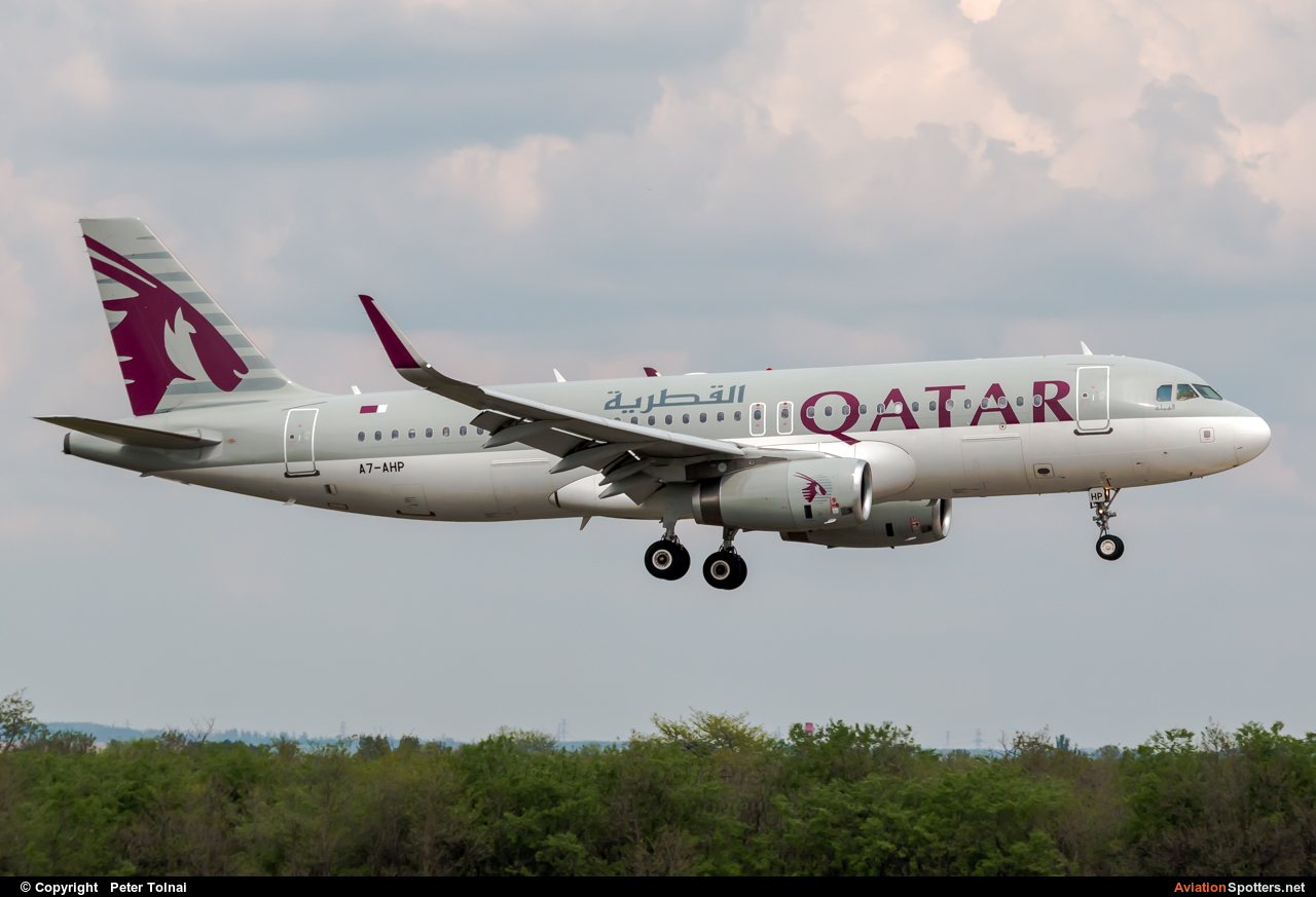 Qatar Airways  -  A320  (A7-AHP) By Peter Tolnai (ptolnai)