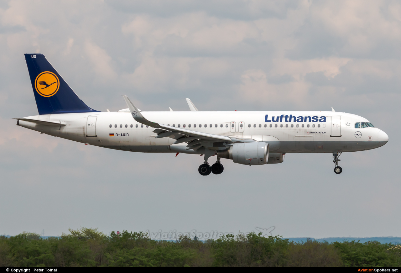 Lufthansa  -  A320-214  (D-AIUD) By Peter Tolnai (ptolnai)